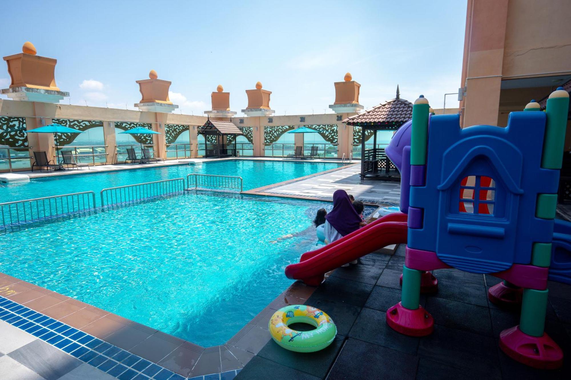 Paya Bunga Hotel Kuala Terengganu Ngoại thất bức ảnh